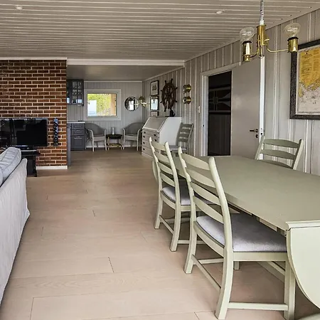 Prázdninový dům In Tjodalyng With Kitchen